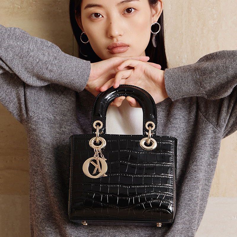 Leather Work Bag Women - กระเป๋าสะพายข้างผู้หญิงขนาดเล็ก หนังแท้ 100% หรูหรา สีดำ 2026