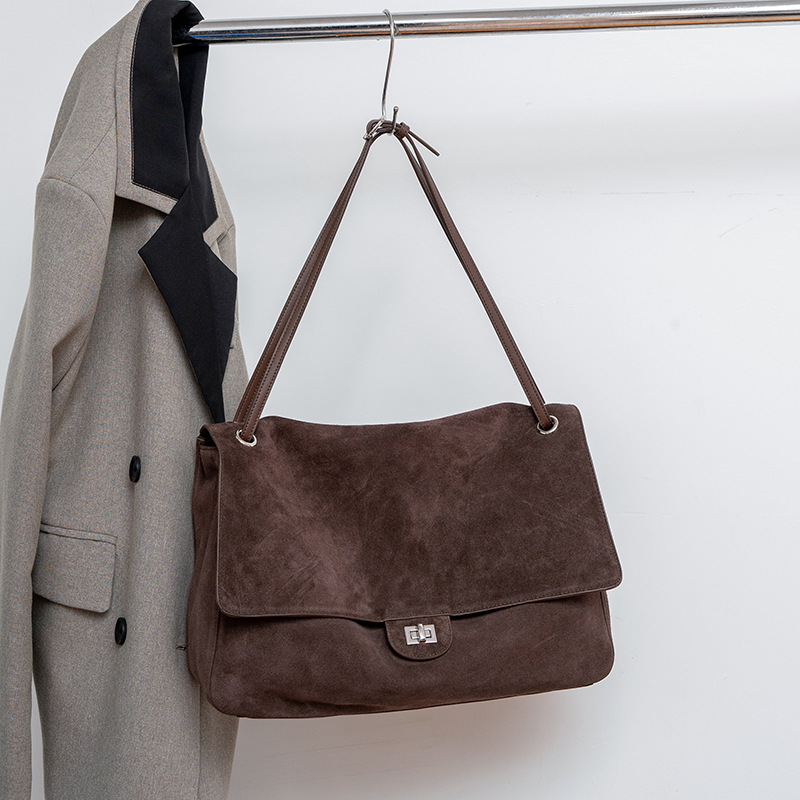 Leatherwork Bag - กระเป๋าหนังกลับแท้สะพายไหล่สำหรับผู้หญิง สายปรับได้ ฝาปิดแบบเรโทร กระเป๋าโท้ทสำหรับทำงาน ความจุขนาดใหญ่ กระเป๋าถือสำหรับเดินทาง