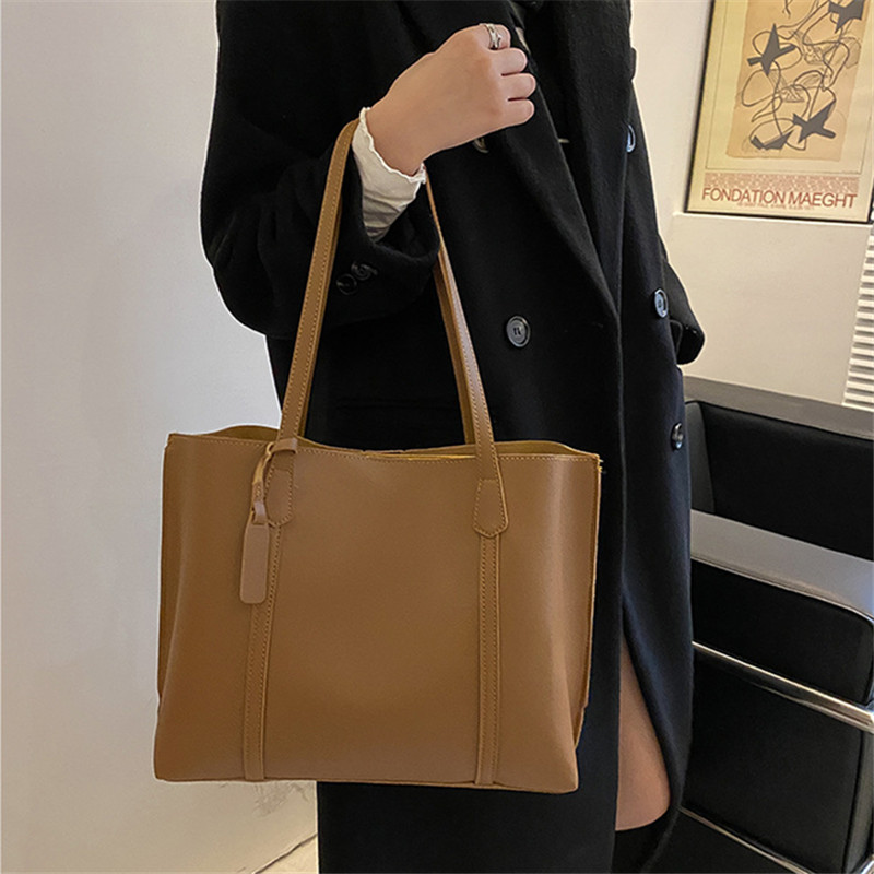 กระเป๋าโท้ทหนังเทียมสีดำคลาสสิ - Leatherwork Bag บทวิจารณ์และราคา